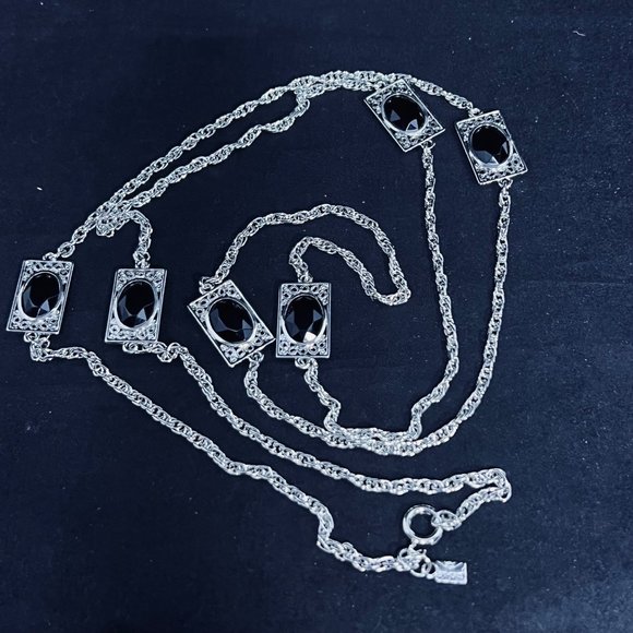 Emmons Silver Tone Black Lucite Necklace Signed (4707) - Picture 5 of 6